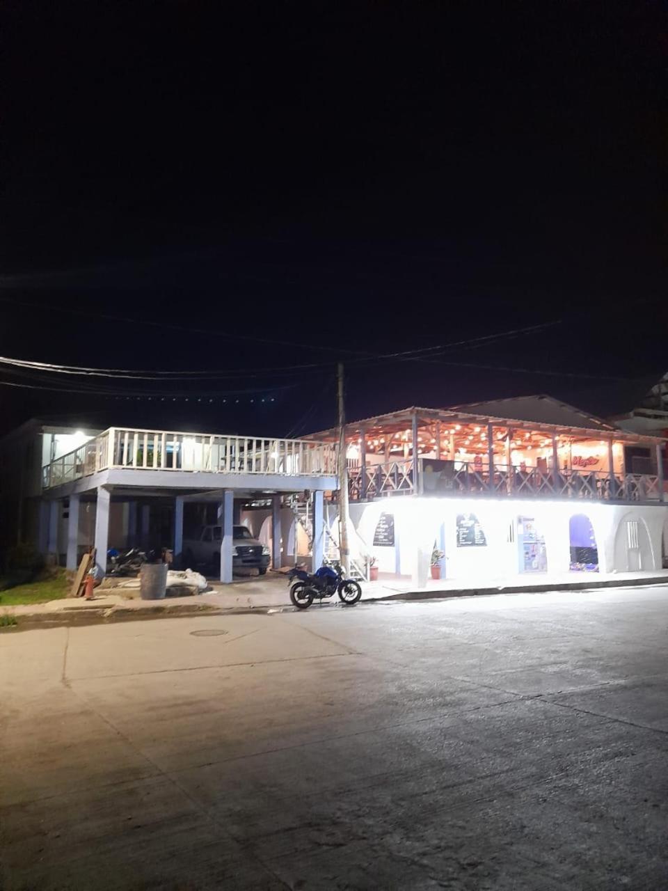 Posada Lia Centro Providencia  エクステリア 写真